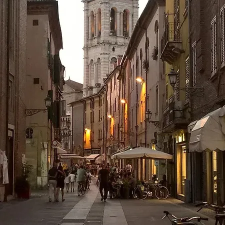 Bed & Breakfast L'oro Della Citta Ferrara